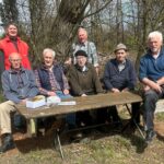 Arbeitsgruppe "Wir für Höringhausen" auf der neuen Bank am Buchholz